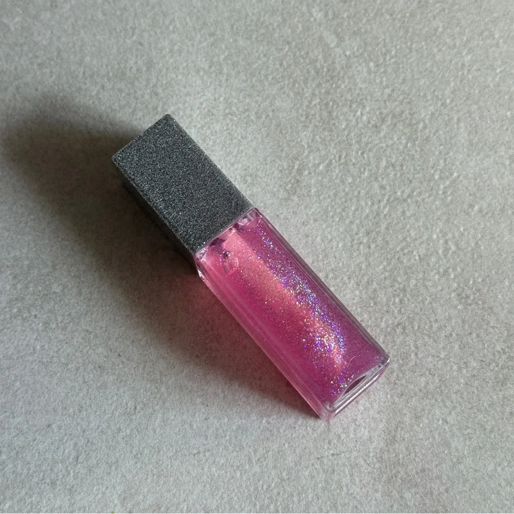 MCoBeauty Lip Oil in Birthday Cake – Glitter Pink High Shine